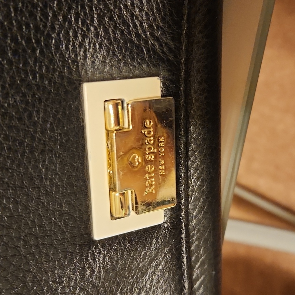 LOW START Kate Spade Leather Crossbody EUC - Picture 2 of 8